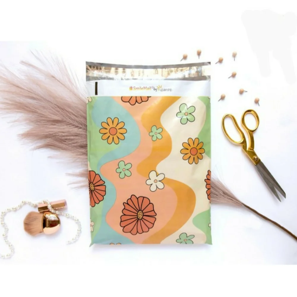 - Retro-Floral Designer Mailers. 10x13 Includes 10 bags